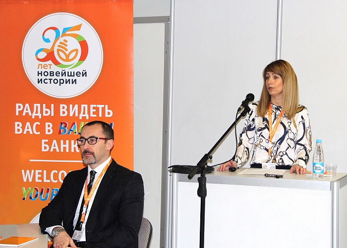 Начальник Управления малого и среднего бизнеса ОАО «Белагропромбанк» Виктория Байран выступила с презентацией новой линейки продуктов для клиентов сектора МСБ.