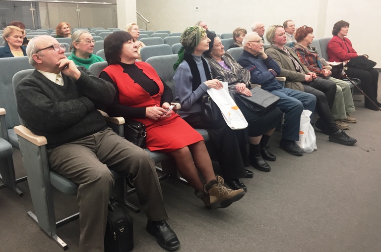 Сотрудники Региональной дирекции по г. Минску организовали встречу, гостями которой стали пенсионеры.