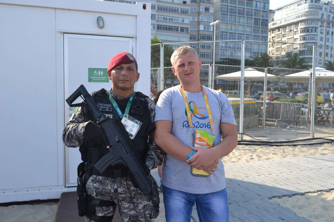С представителем полиции Рио-де-Жанейро