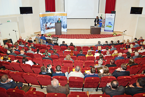 Конференция была разделена на три секции: «Креативная экономика: инновации и творчество в туризме»,  «Потенциал для социально-экономического развития сельской Беларуси: открываем новые возможности», «Агроэкотуризм и молодежь: новое дыхание туризма»