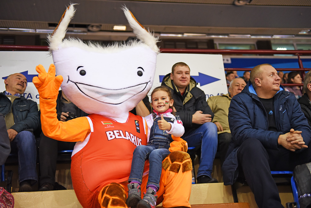 Заводил трибуны и талисман национальной сборной Агрик, который является символом Белагропромбанка – официального партнера Белорусской федерации баскетбола