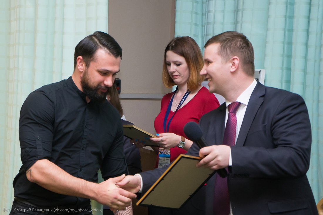 Тимофей Липский (слева) представил на суд зрителей мобильное приложение Rocketbody