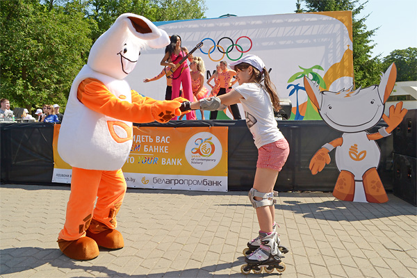 Агрик – талисман олимпийской сборной и просто любимец детей дарил всем присутствующим хорошее настроение
