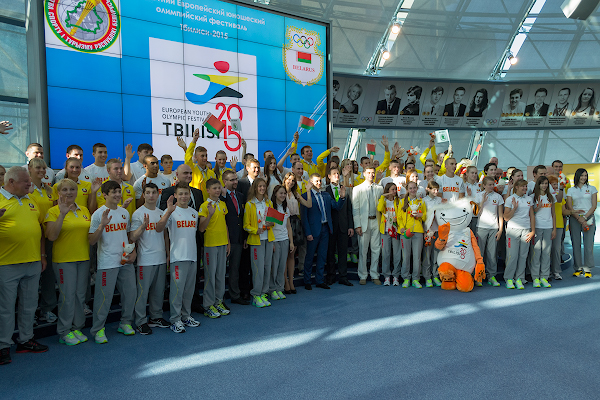 По окончании церемонии и общей фотографии белорусская олимпийская делегация отправилась в аэропорт, откуда затем благополучно добралась до места проведения соревнований 