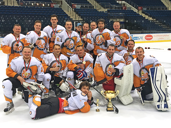 Чемпионы Любительской хоккейной лиги IceWars 2016 команда "Артель"