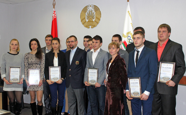 12 молодых спортсменов получили именные стипендии от Национального олимпийского комитета и Белагропромбанка
